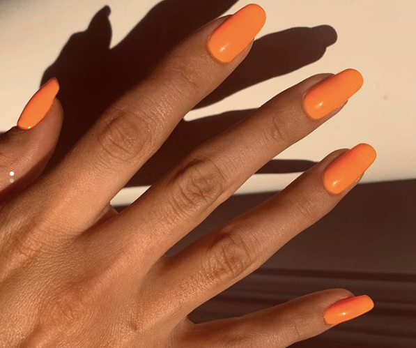 Αποτέλεσμα εικόνας για selena gomez orange nails