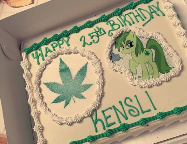 Update A Dairy Queen Mistook A Request For A Moana Themed Cake As A Marijuana One