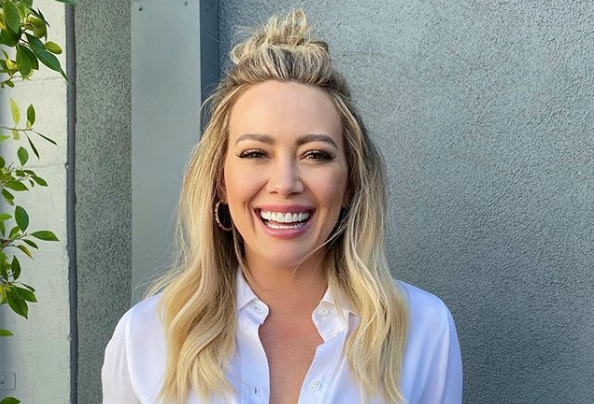 Hilary Duff's Hairstylist Just Gave Us a Look at Her New Lizzie McGuire ...