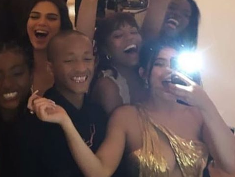 Is Kylie Dating Jaden Smith Jaden Smith Grabbing Kylie