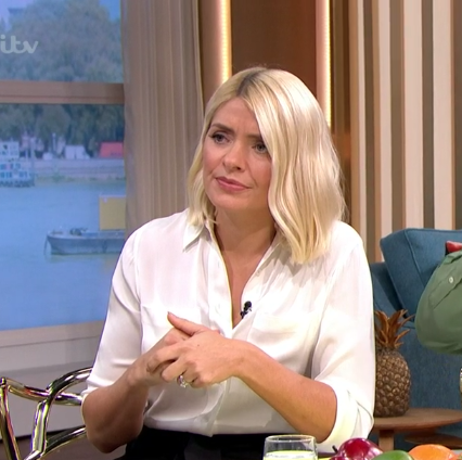 Holly Willoughby goes back to basics with chic white shirt