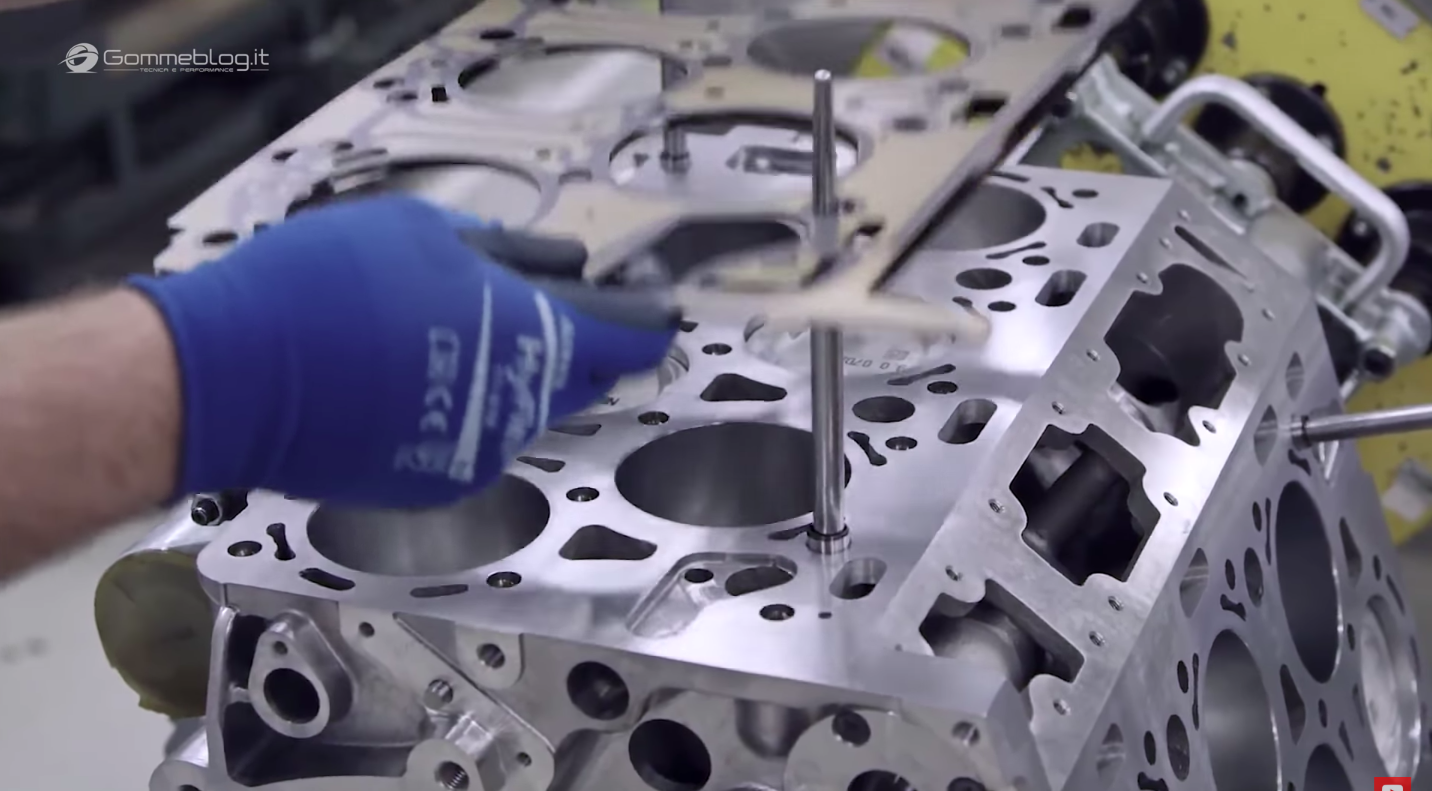 Bentley Twin-Turbo W-12 Engine Factory Build Video