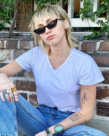 Miley Cyrus Just Kicked Off 2020 By Cutting Off All Her Hair New