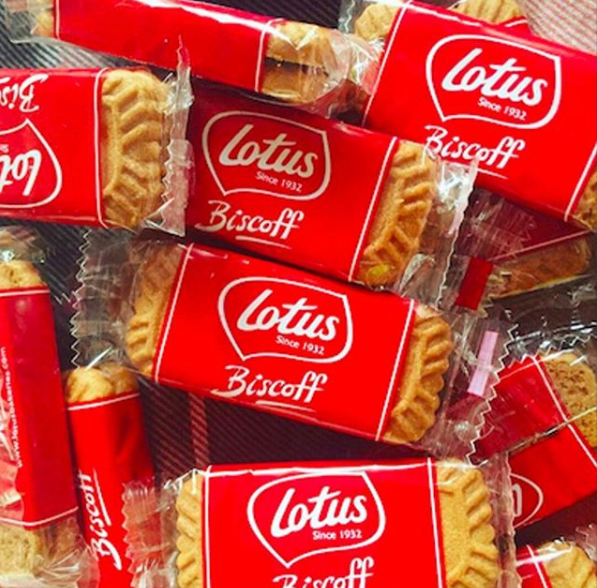 Biscoff Cookies United Airlines Is Replacing Its Biscoff Cookies With Oreo 