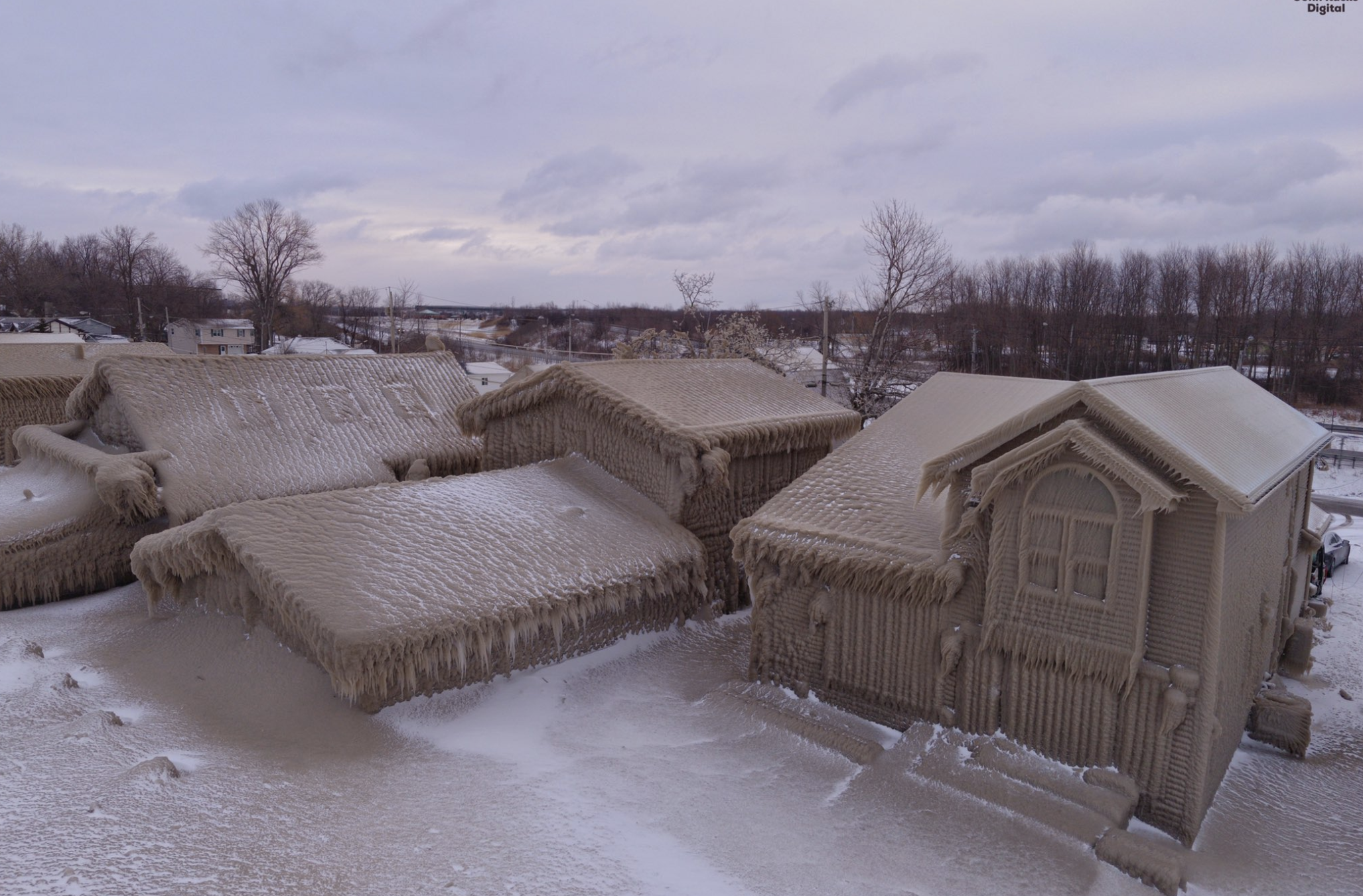 Hamburg Ny Homes Are Covered In Ice By Massive Lake Erie Waves