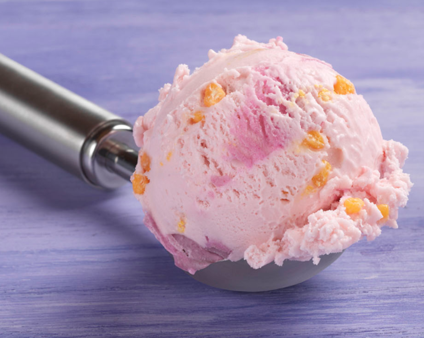 Baskin Robbins Has A C Otton Candy Crackle Flavor And It S A Carnival Of Color