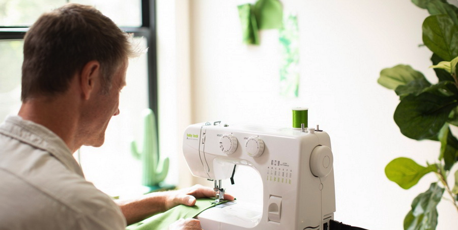 9 Best Sewing Machines For Beginners - Beginner-Friendly ...
