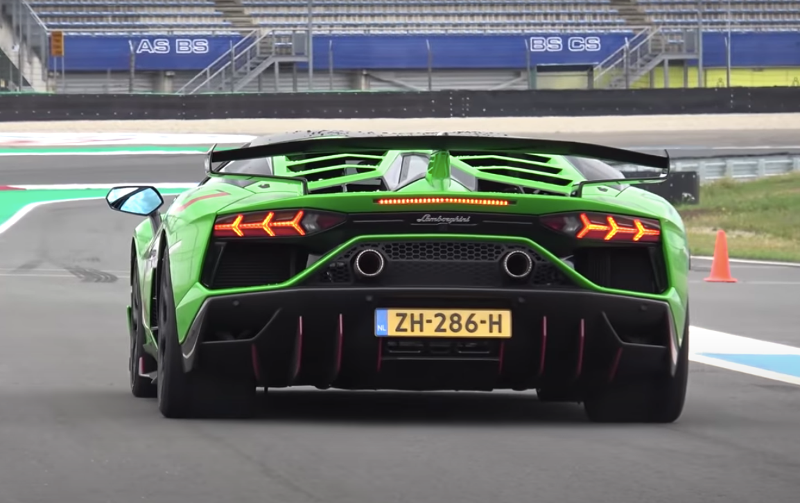 Lamborghini Aventador SVJ's V-12 Engine With Aftermarket Exhaust