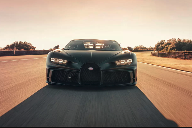 andy wallace tests bugatti chiron pur sport in nardo, italy