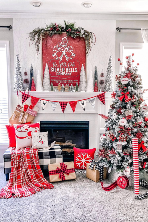 20 DIY Christmas and New year Mantel Fireplace Decor Ideas