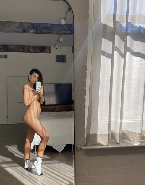 Instagram nude ratajkowski emily Emily Ratajkowski