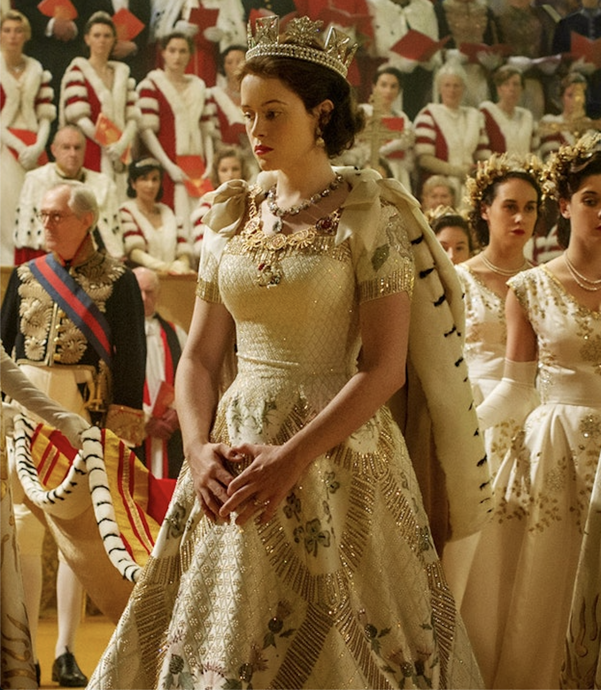 the crown queen elizabeth outfits