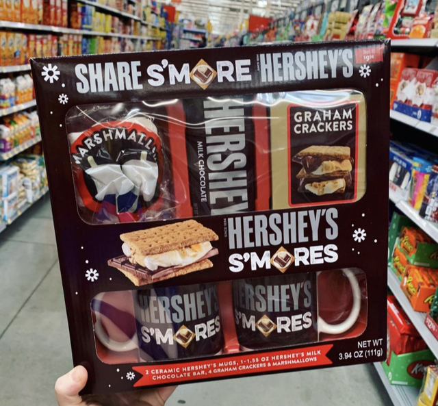 hershey's s'mores kit with mugs, marshmallows, milk chocolate, and graham crackers