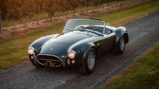 Carroll Shelby S Personal 427 Cobra Sells For 5 94 Million Mecum