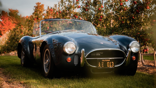 Carroll Shelby S Personal 427 Cobra Sells For 5 94 Million Mecum