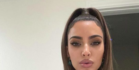 Kim Kardashian supports Kanye West in New Bikini Pic