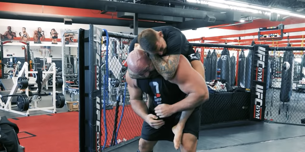 UFC’s Dustin Poirier suffocates world’s strongest man Brian Shaw