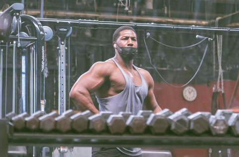 greg jennings working out in the gym