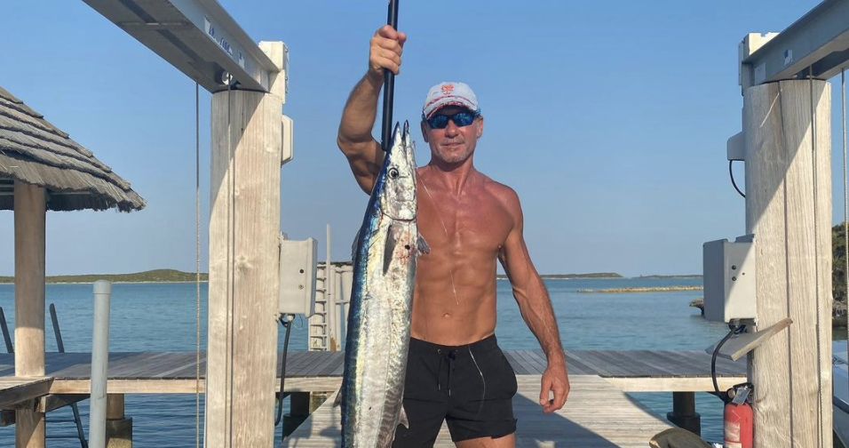 Troy Aikman Flaunts Ripped Abs in Shirtless Boat Pic with Jimmy Johnson!