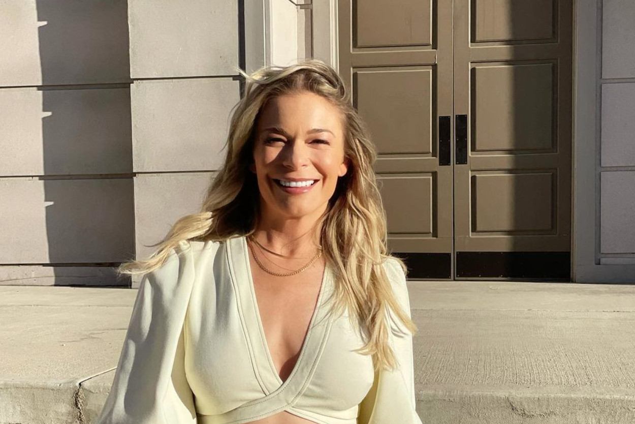 See Leann Rimes S Cryptic Instagram That Has Fans Wondering About Her Next Big Project