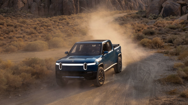 EV Maker Rivian Files Patent for &#39;K-Turn&#39; to Allow Tighter Moves
