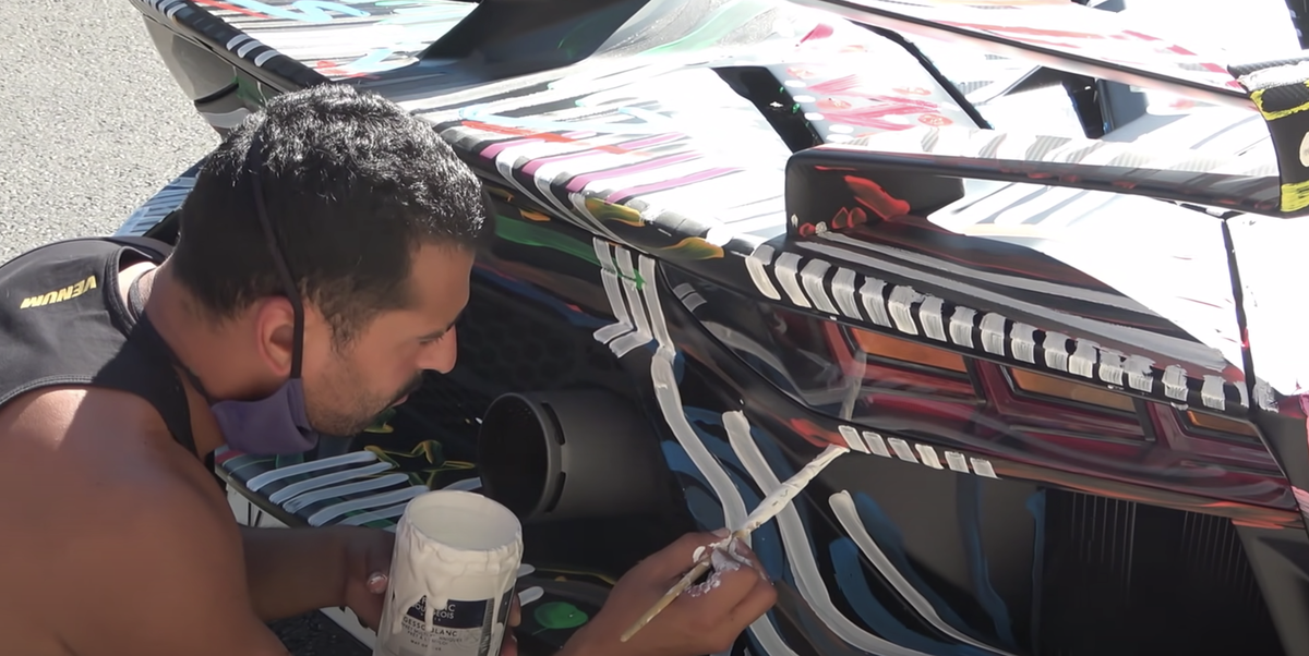 See Lamborghini Aventador SVJ Receive Hand-Painted Art Treatment
