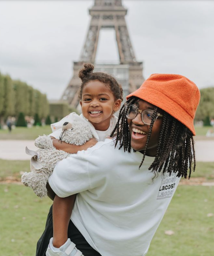 See Gabrielle Union S Daughters Zaya And Kaavia At The Eiffel Tower