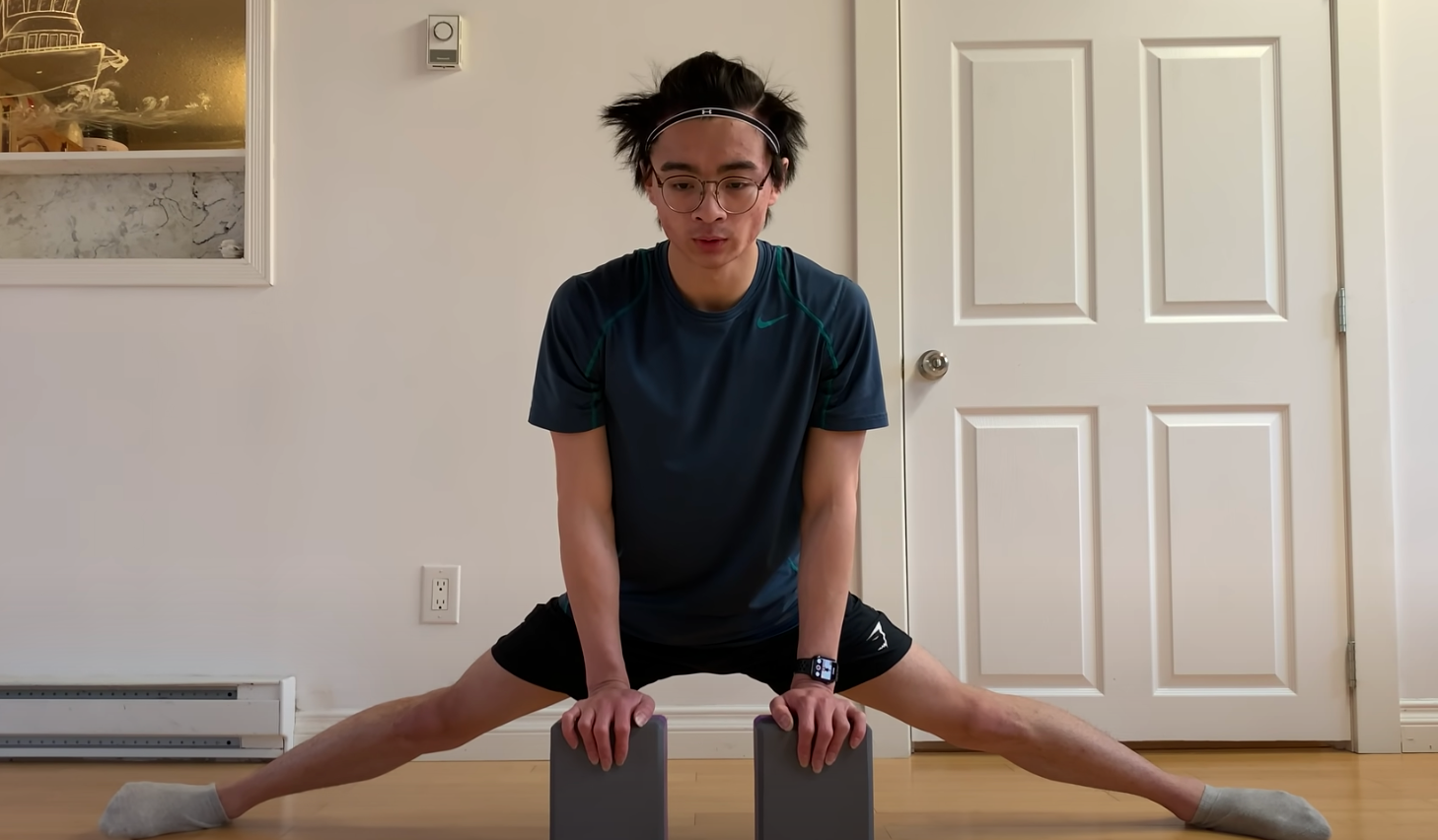 Watch This Guy Master the Splits in 30 Days