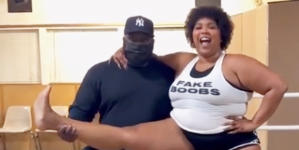 Lizzo Learning To Do A Split Is Total Fitness Goals: ‘I Was So Close!’ Lizzo Learning To Do A Split Is Total Fitness Goals: ‘I Was So Close!’
