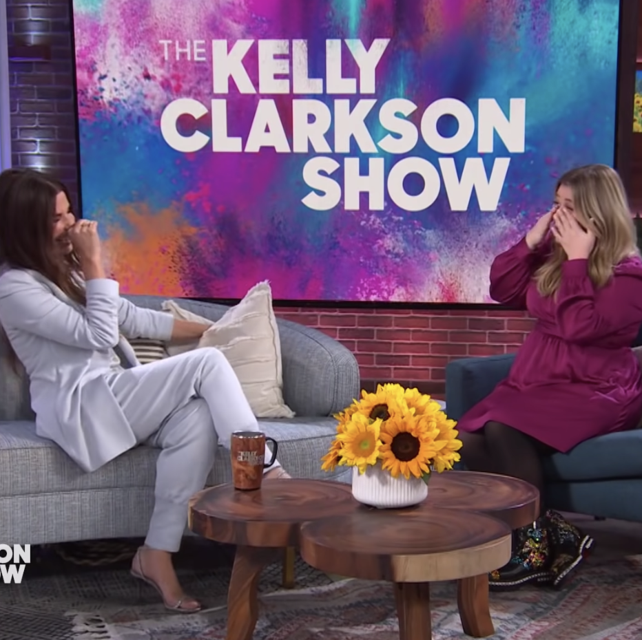 Kelly Clarkson and Sandra Bullock's Interview Goes Viral Over How Hard They Made Each Other Lol