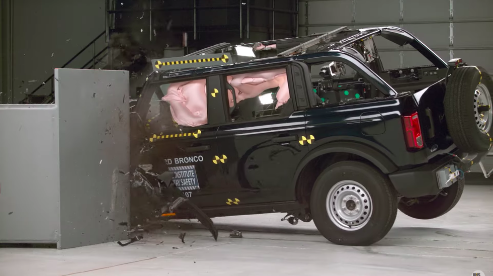 Watch the New Ford Bronco Ace the IIHS's Toughest Crash Test thumbnail