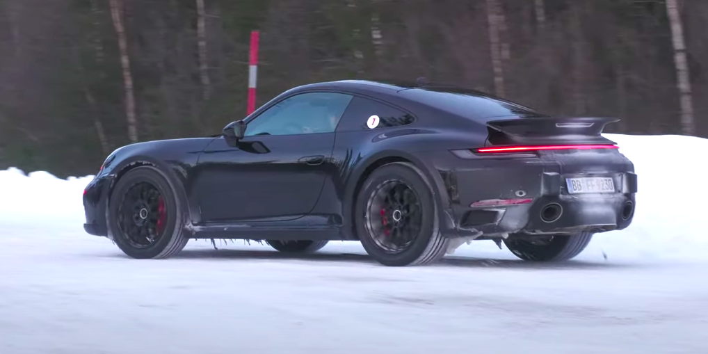Watch Porsche's 911 Safari Prototype Frolic Through the Snow