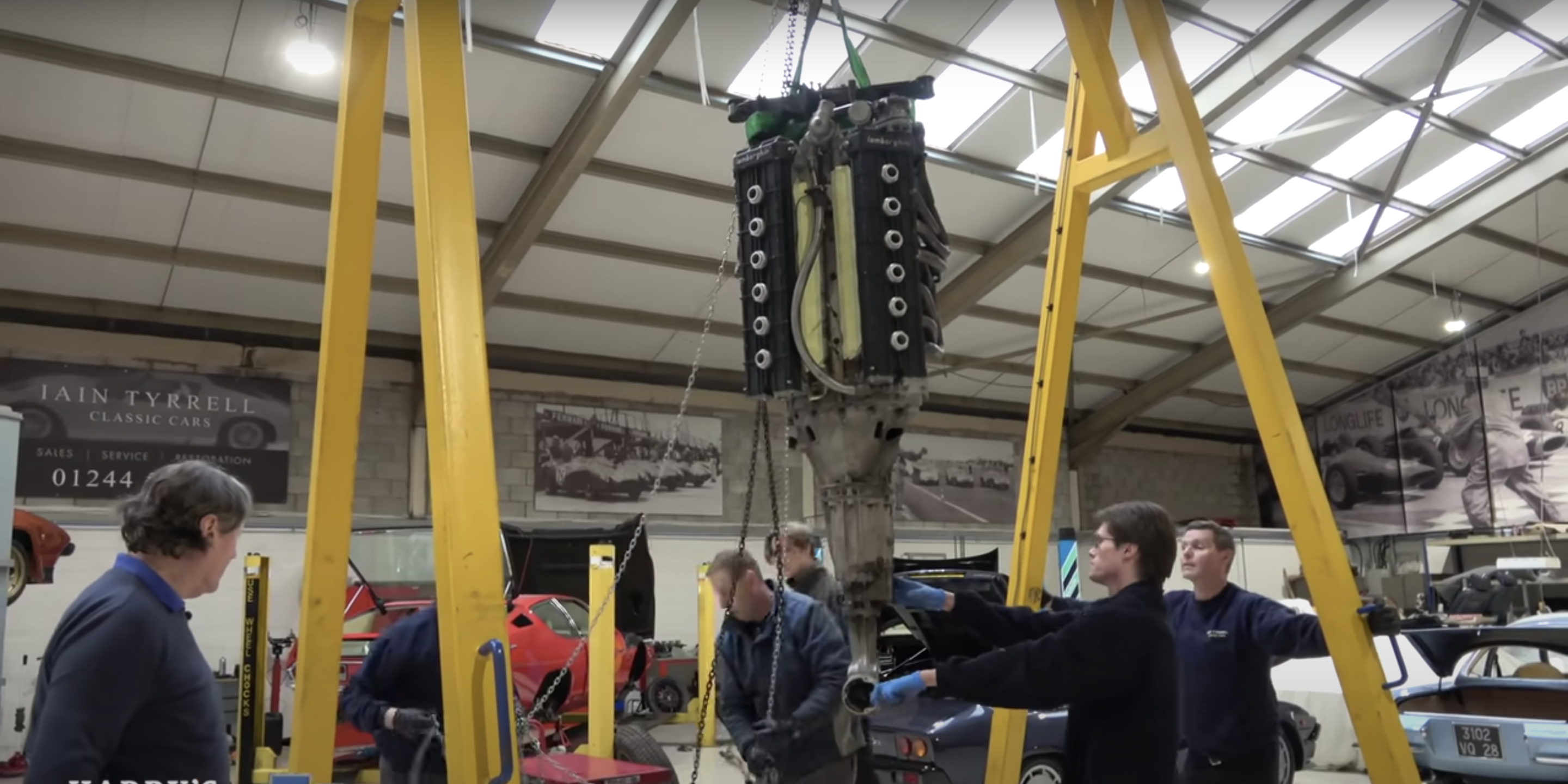 You Need a Comically Tall Hoist to Get the Engine Out of a Countach