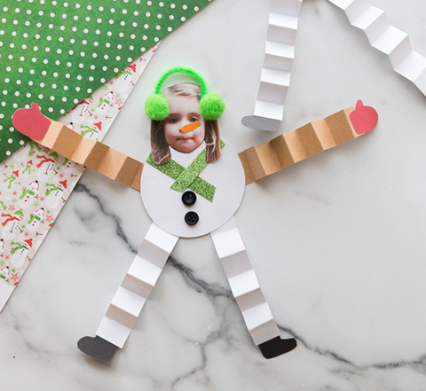 christmas crafts for kids — wiggly paper snowman