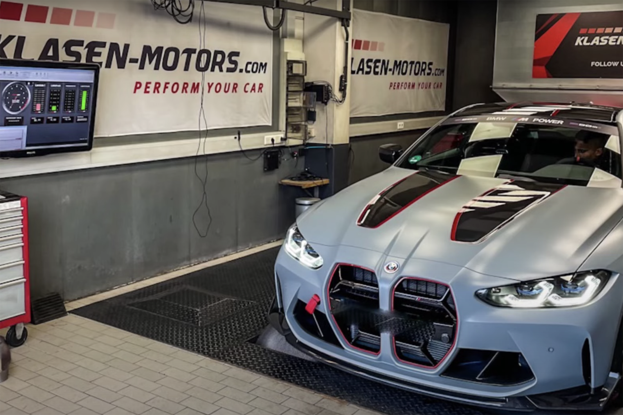 The BMW M4 CSL Makes Way More Power Than It's Supposed to on a Dyno