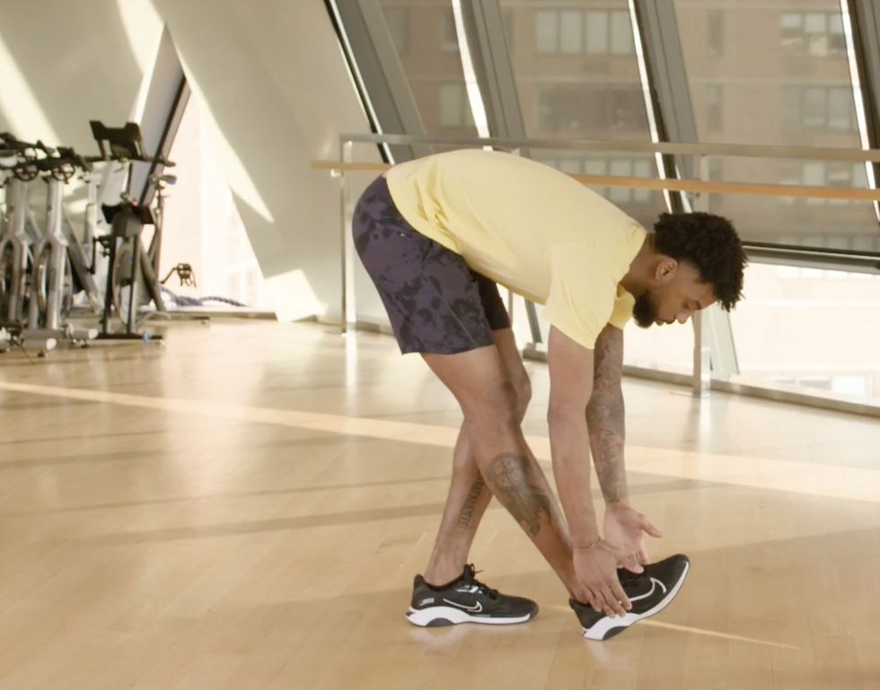 4 Hamstring Stretches to Loosen Up Your Legs thumbnail