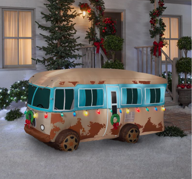 You'll Be the Talk of the Neighborhood With This 'Christmas Vacation' RV Inflatable