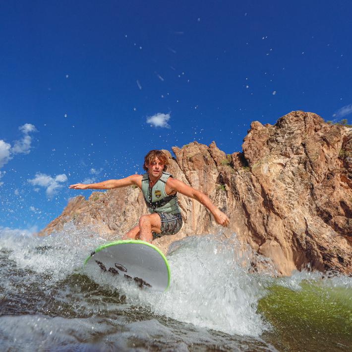 How to Get Started in Wakesurfing