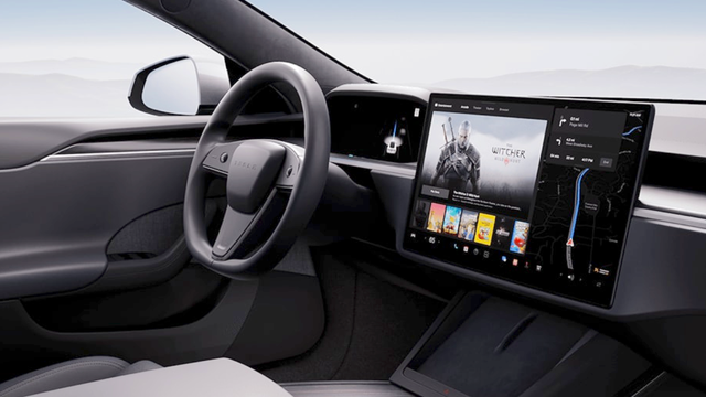 Tesla Caves, Now Offers Round Steering Wheel on Model S and X