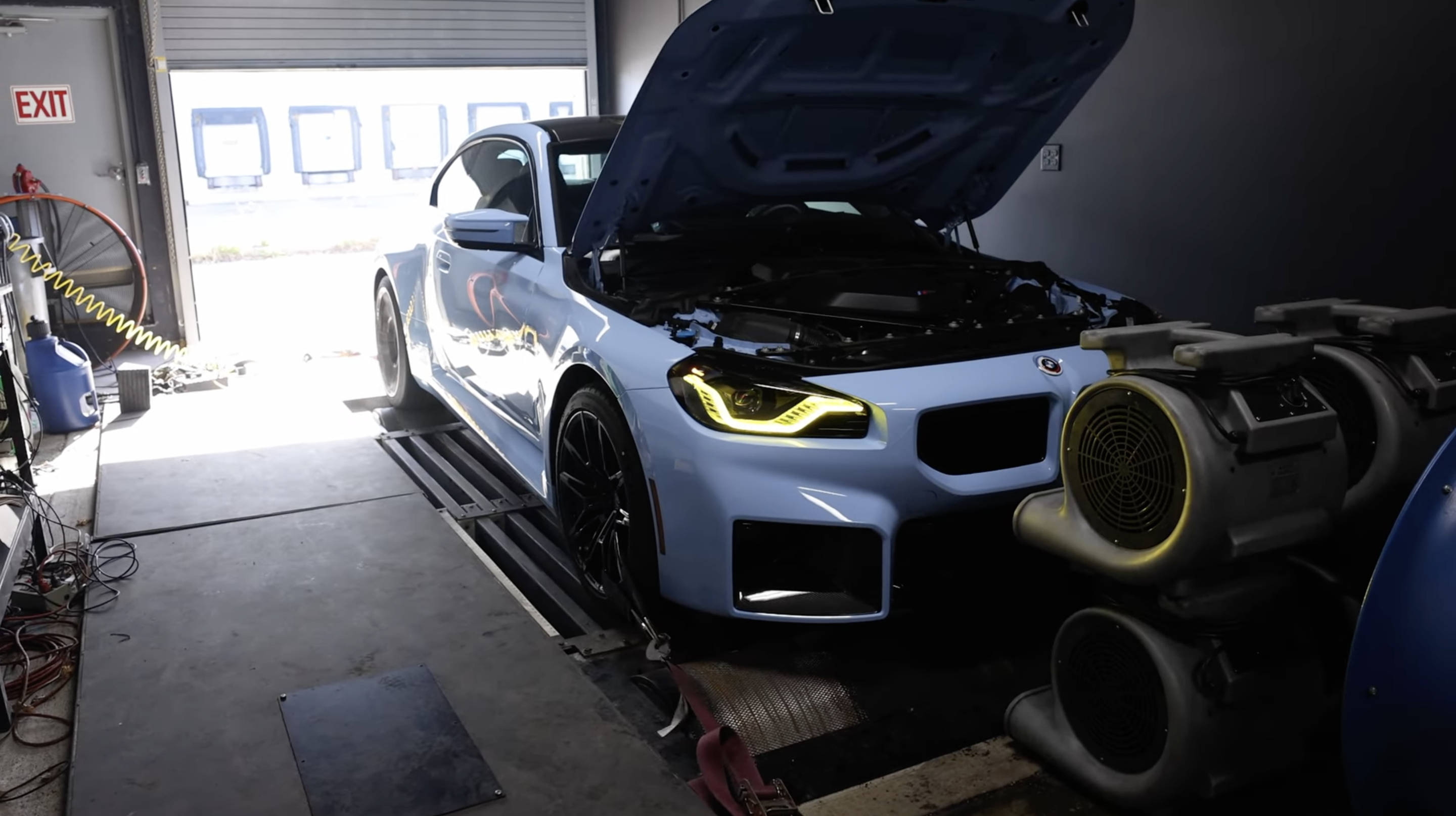 De BMW M2 Uit 2023 Brengt Grote Kracht Naar De Dyno