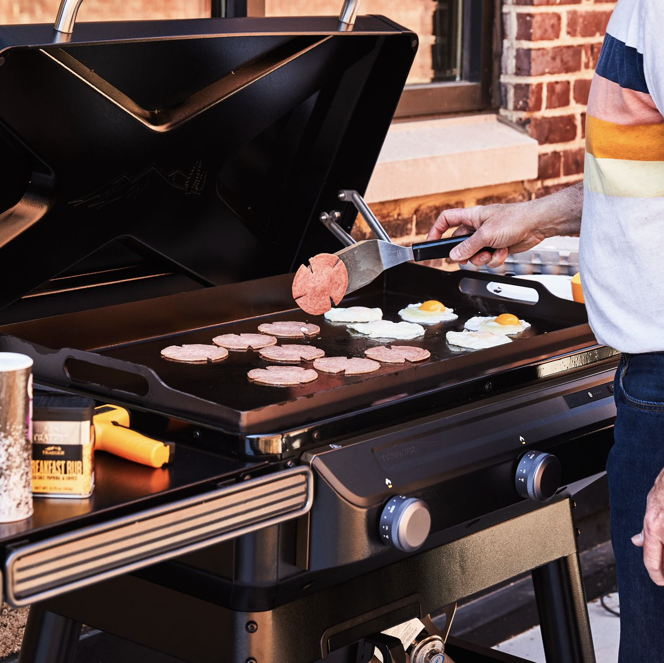 Get One of These Versatile Flat-Top Grills and Be the Star of Your Own Diners, Drive-ins, and Dives