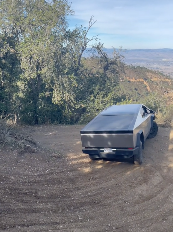 These Tesla Cybertruck Off-Roading Videos Don't Look Great