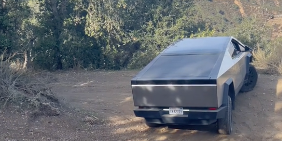 These Tesla Cybertruck Off-Roading Videos Don't Look Great