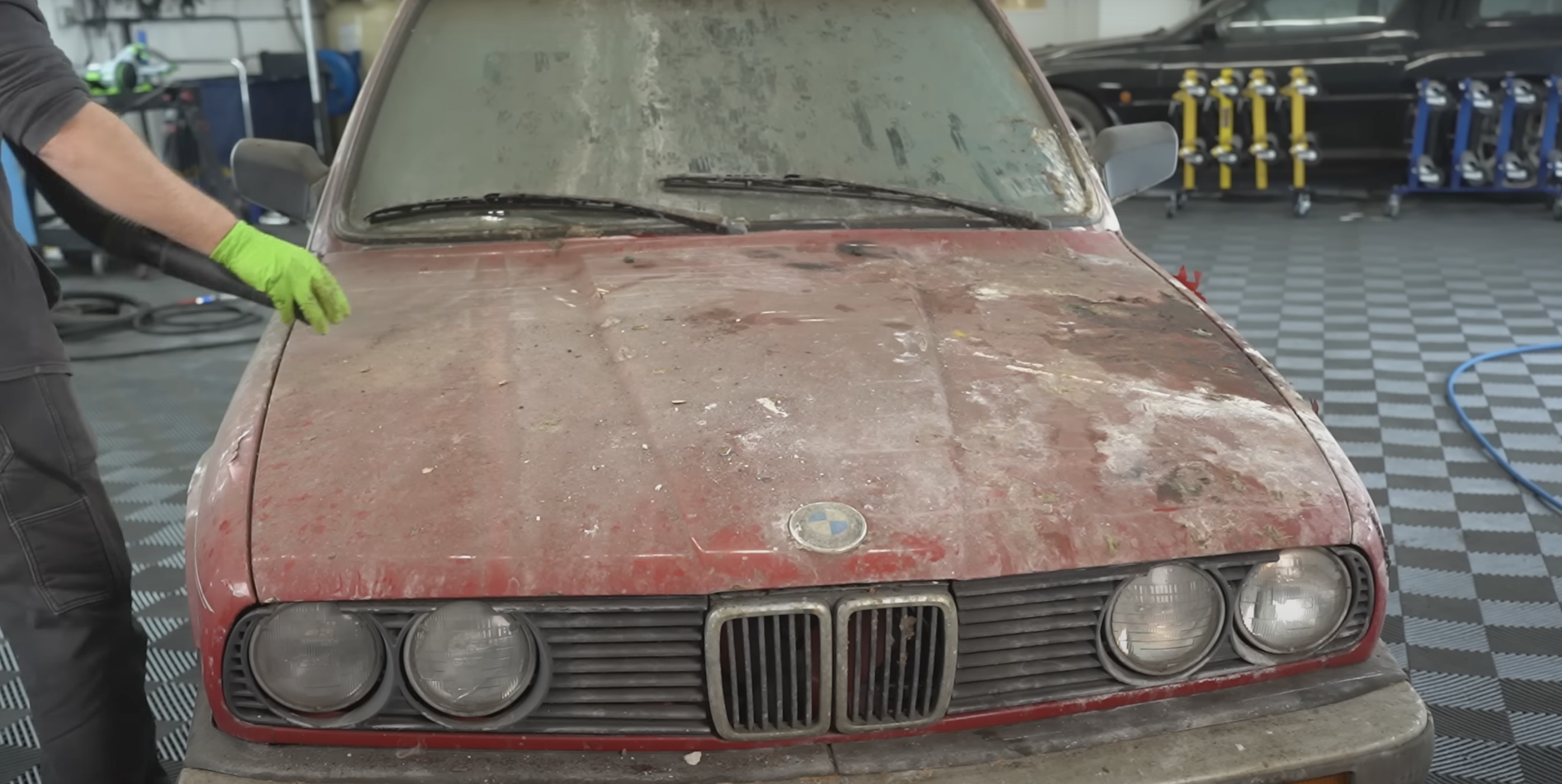 Watch This Disgusting E30 Get its First Wash in 14 Years