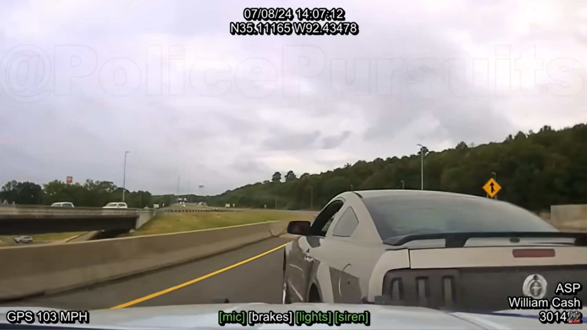 Police Pit Mustang at Over 100 MPH in Rainy High-Speed Chase