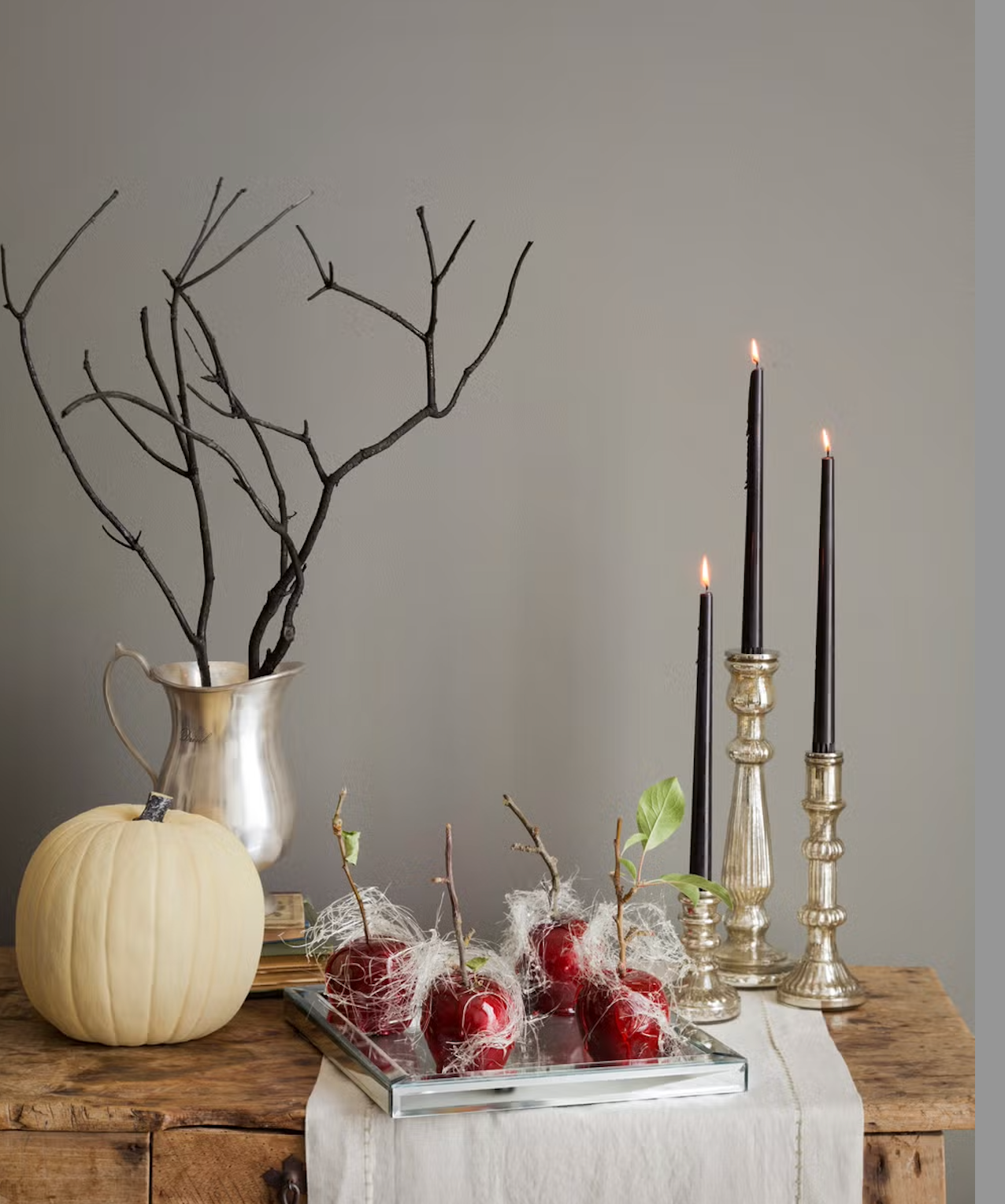 45 Halloween Centerpieces and Table Decor Ideas That Truly Set the Spooky Mood