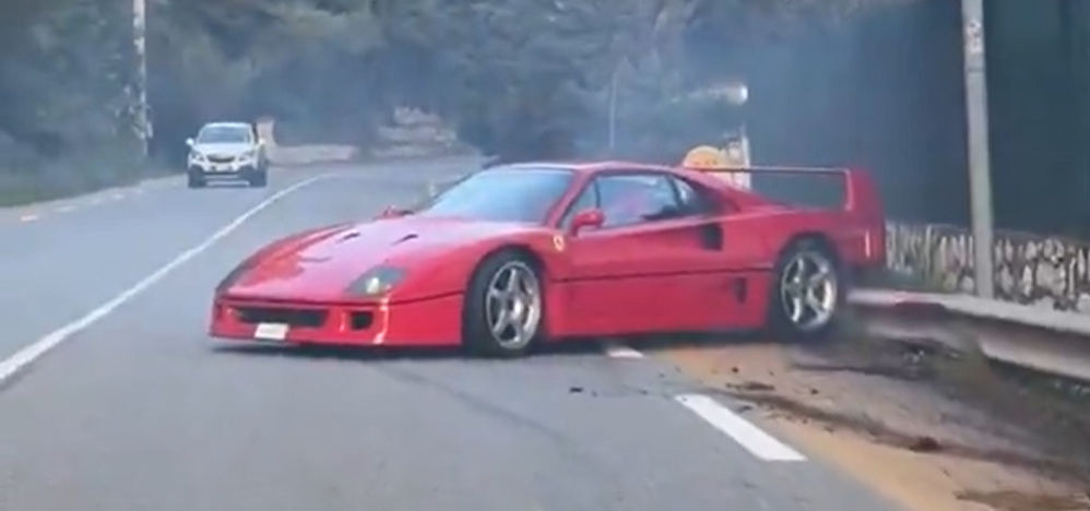 Watch This Ferrari F40 Reportedly Owned by Lando Norris Spin Out and Crash