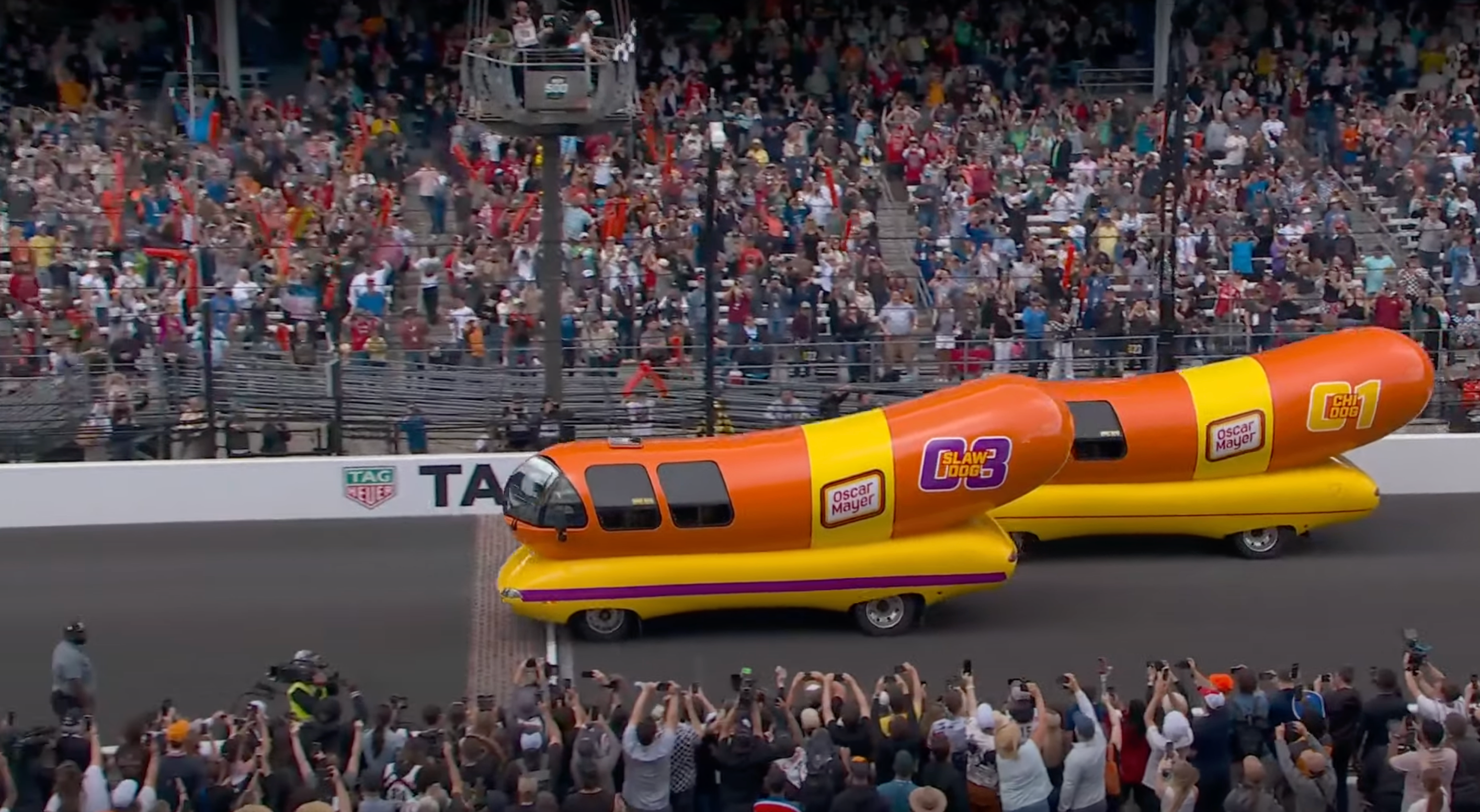 Watch the 'Slaw Dog' Wienermobile Race Its Way Into History in Inaugural Wienie 500