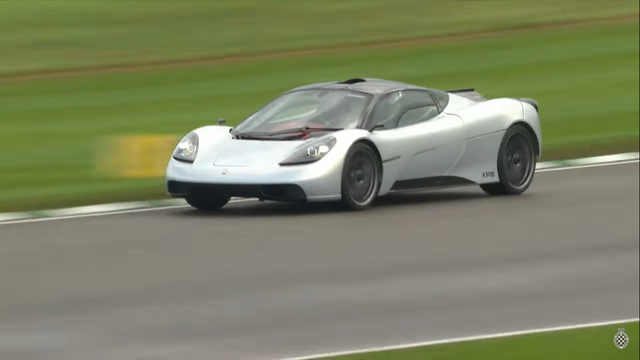Watch Gordon Murray’s T.50 Take its First-Ever Public Flying Lap Watch Gordon Murray’s T.50 Take its First-Ever Public Flying Lap
