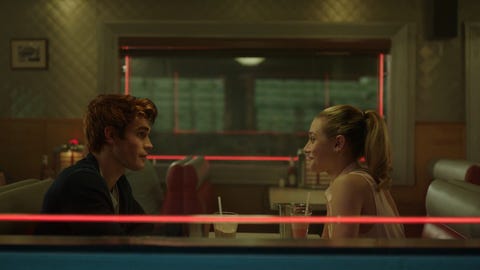 Is jughead jones and betty dating in real life